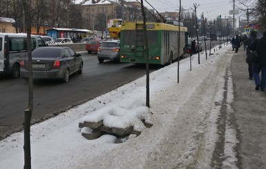 Сегодня днем, 27 февраля, в большинстве регионов пройдет сильный снег и метели