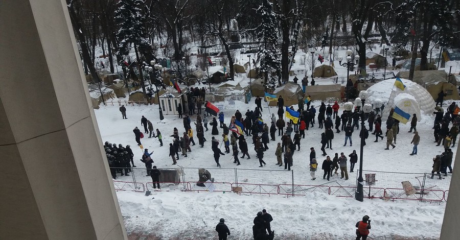 В столкновениях под Радой пострадали 11 силовиков, а не два