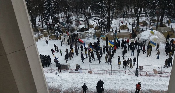 Полиция не собирается "зачищать" палаточный городок под Радой