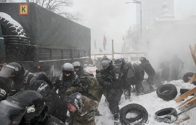 В столкновениях под Верховной Радой пострадало трое журналистов, - Институт массовой информации