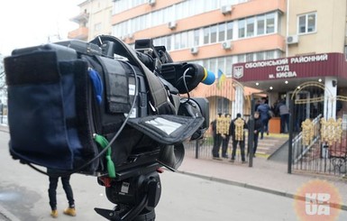 Раздетые журналистки в суде: никто не наказан, дело забыто