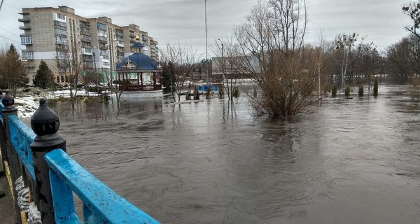 Ахтырка уходит под воду – людей эвакуировали посреди ночи