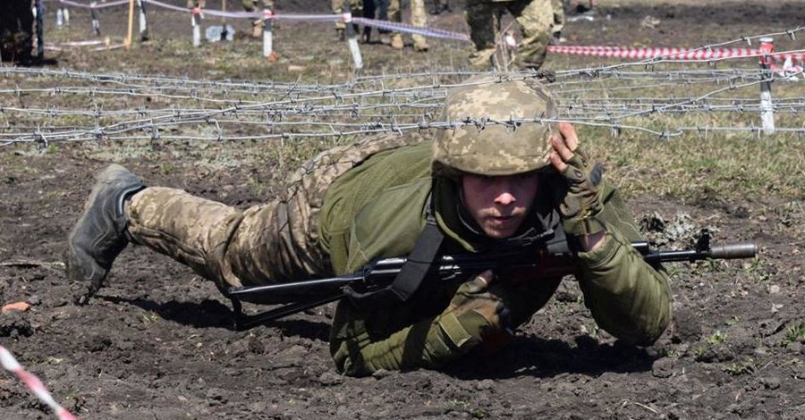 За сути в зоне АТО ранены 11 украинских бойцов