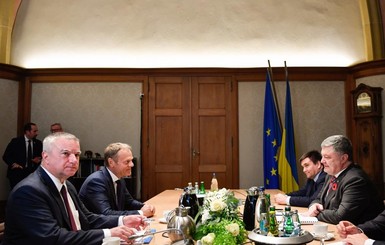 Порошенко и Туск договорились о проведении юбилейного Саммита Украина-ЕС
