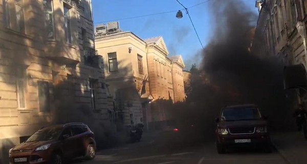 В Москве напали на посольство Латвии