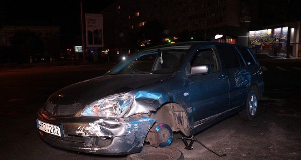 В Киеве столкнулись две иномарки на литовских номерах 