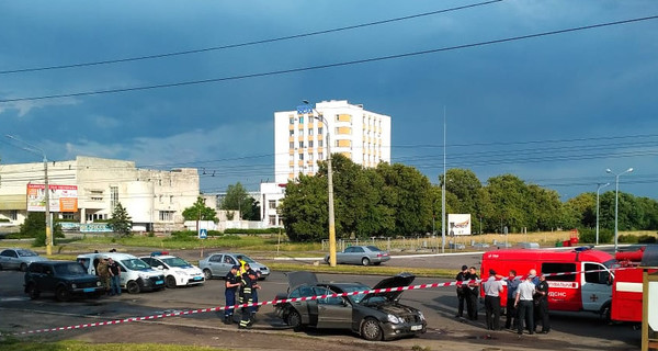 СМИ: В Черкассах подорвали авто, погиб местный бизнесмен