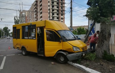 В Славянске столкнулись маршрутка и 