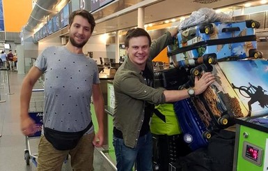 Дмитрий Комаров улетел в Бразилию с 256 килограммами багажа