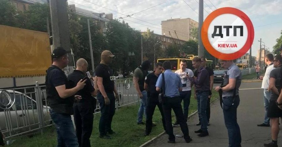 В Киеве на крупной взятке попался патрульный полицейский