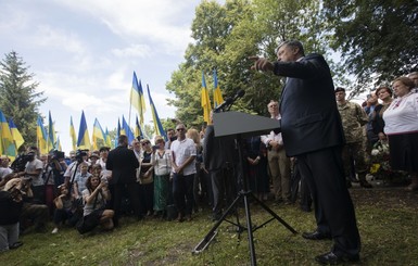 Порошенко в Польше призвал Дуду пересмотреть скандальный закон об институте нацпамяти