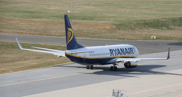 В Германии у самолета Ryanair упало давление, пострадали 30 человек