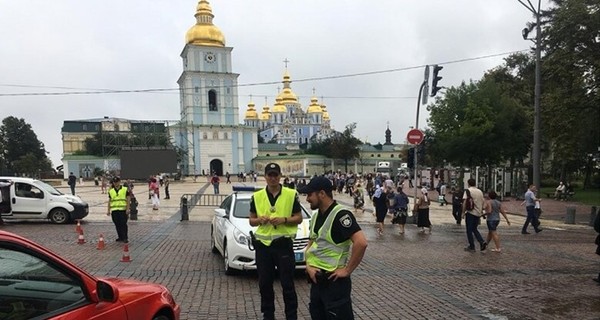 Утиное шествие Крестный ход не сорвало