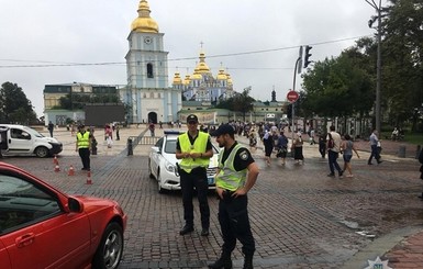 Утиное шествие Крестный ход не сорвало