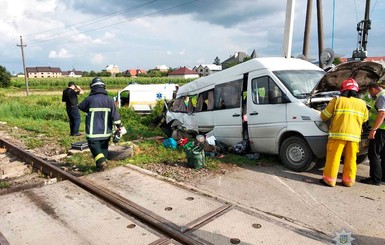 Появилось видео смертельного ДТП под Черновцами