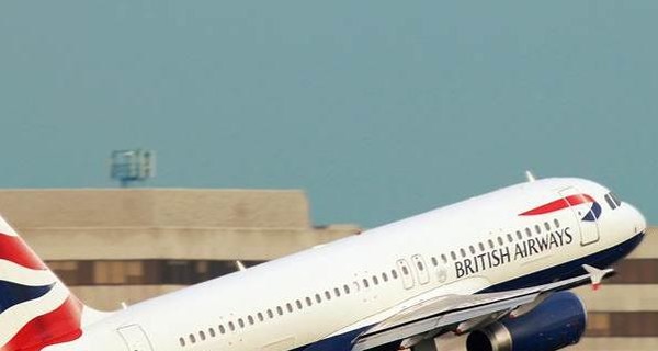Авиакомпания British Airways высадила 20 пассажиров из-за лишнего веса