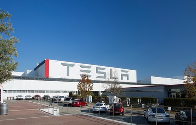 В США загорелся завод Tesla