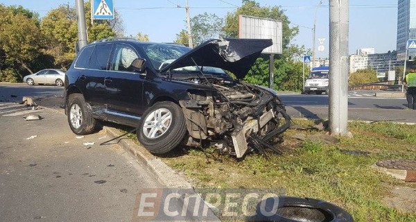 В Киеве пьяный водитель пытался удрать от полиции и устроил ДТП