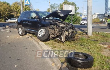 В Киеве пьяный водитель пытался удрать от полиции и устроил ДТП