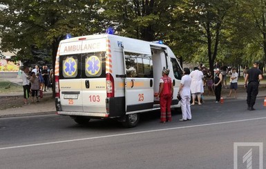 В Кривом Роге разыскивают водителя авто, насмерть сбившего маленькую девочку 