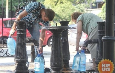 Водоканалы заявили, что не промывают трубы хлором в тройной концентрации