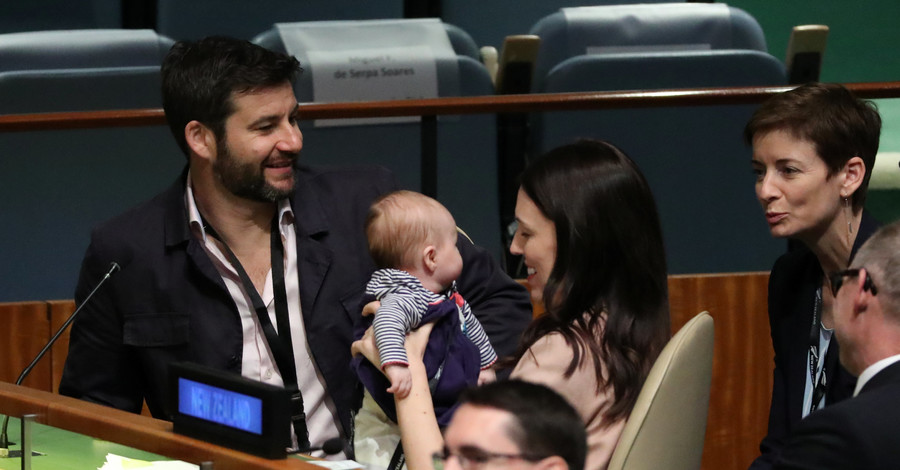 Премьер-министр Новой Зеландии пришла на заседание ООН с грудным ребенком 