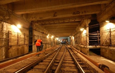 В метро Харькова мужчина бросился под поезд