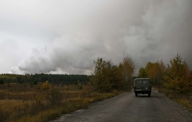 Взрывы в Ичне: горит военный арсенал, эвакуировать должны 19 тысяч человек