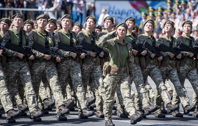 Армия не будет маршировать по-прусски - солдат обучат национальному строевому шагу