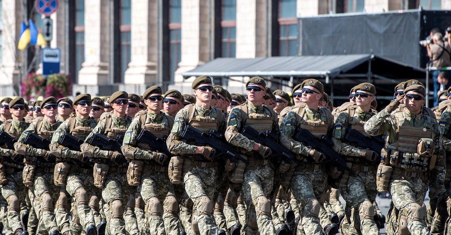 Быть или не быть выборам президента: кому выгодно военное положение