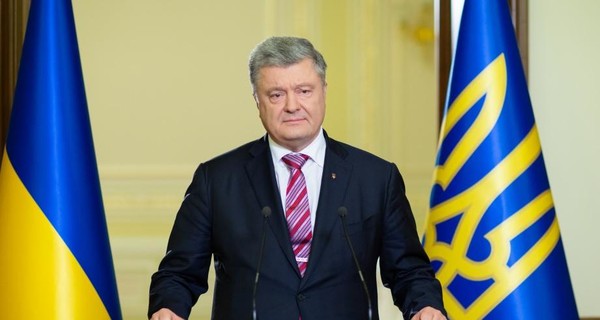 Порошенко и Парубий поздравили украинцев с томосом, но его пока не дали