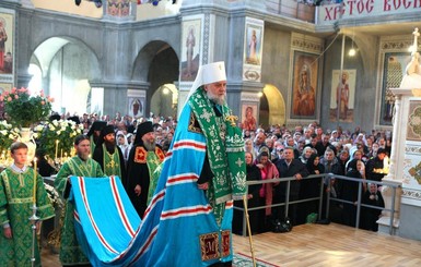 Наместник Почаевской лавры заявил о давлении на УПЦ МП и попросил Порошенко о помощи