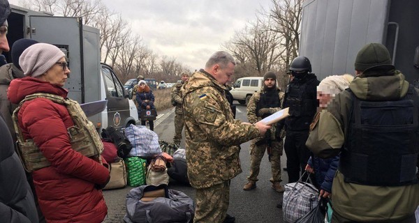 Украина забрала 13 заключенных из Донецка