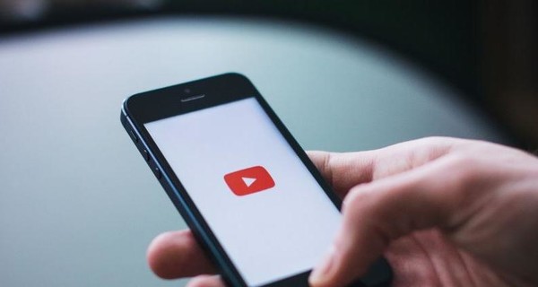 YouTube запретил пользователям есть порошок и поджигать себя