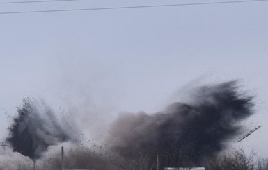 В Николаеве взорвали 100-метровую трубу котельной