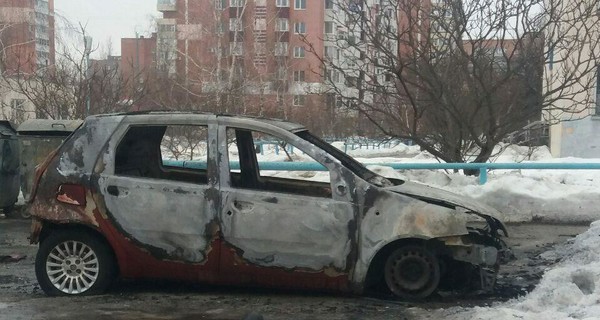 В Полтаве за ночь подожгли шесть автомобилей