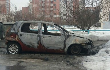 В Полтаве за ночь подожгли шесть автомобилей