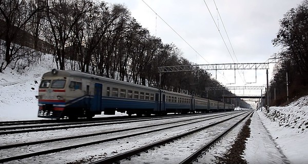 В электричке под Киевом пассажир усмирял пьяную компанию выстрелами