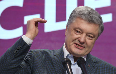 В штабе Порошенко VIP-гостей прятали от всех и угощали виски