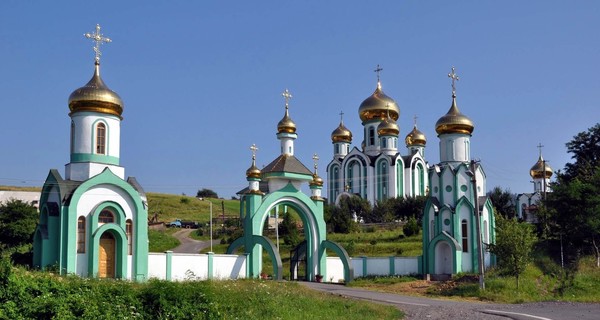 На Закарпатье сушеные лилии, оставленные в храме на Пасху, расцветают второй раз