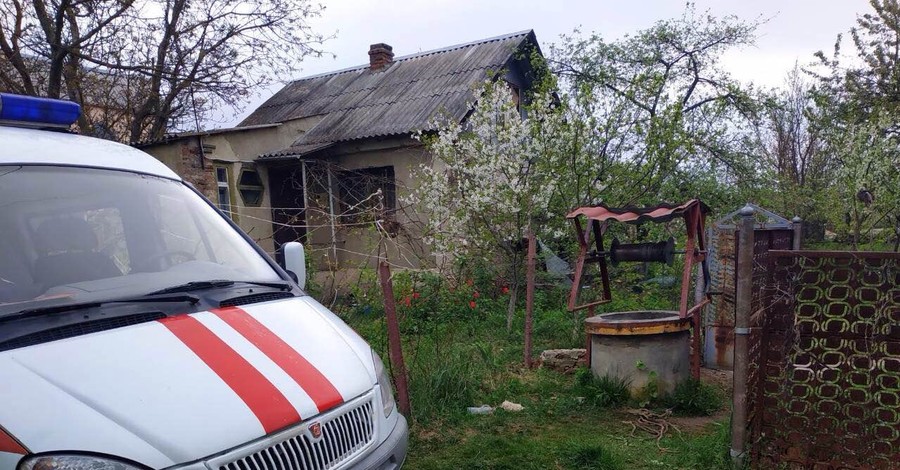 В селе под Винницей беременную кошку достали из 12-метрового колодца 