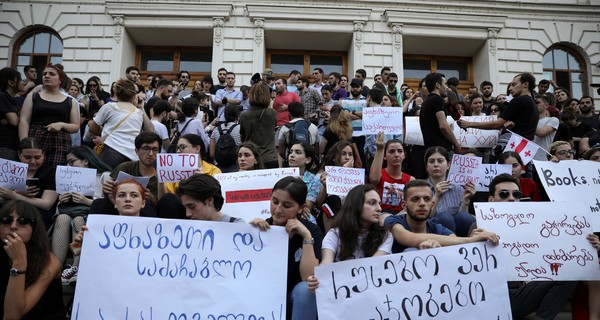 Протесты в Грузии: оппозиция выдвинула 3 требования