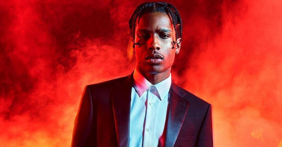 Рэпер A$AP Rocky арестован по подозрению в избиении человека