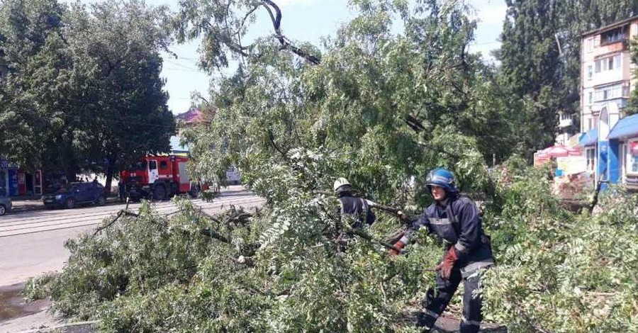 В Украине все еще без света сидят жители 96 населенных пунктов