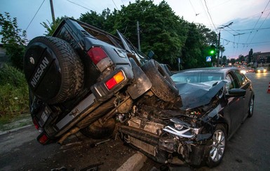 В Киеве в ДТП попали четверо военных