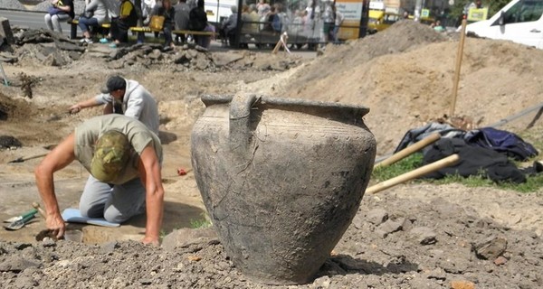 В центре Чернигова нашли захоронение ребенка из Киевской Руси