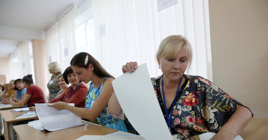 В Тернополе мужчина отказался голосовать – его не приняли в кандидаты