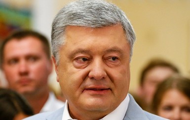 Порошенко пришел на допрос в ГБР через полчаса после того, как глава бюро предупредил его о 