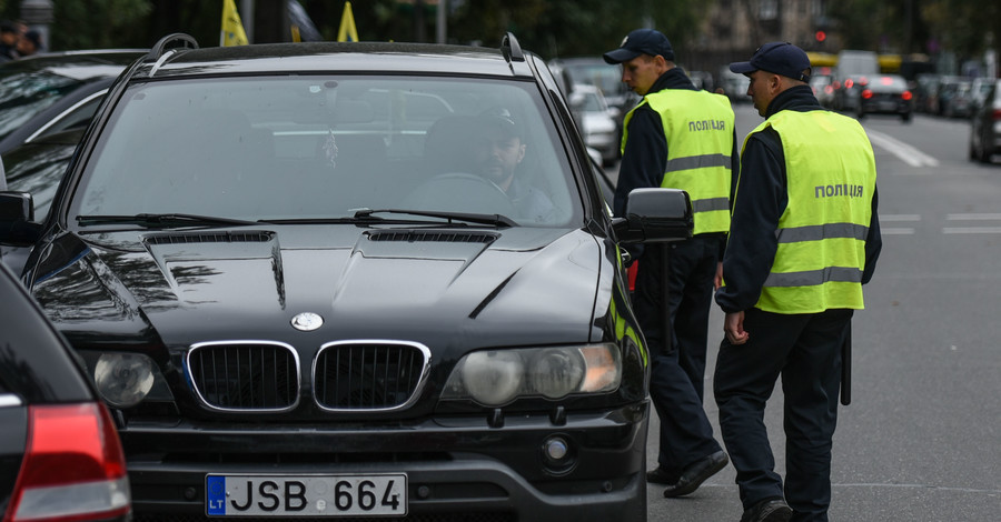 Что нас ждет в августе: 100 дней Зеленского и штрафы для 