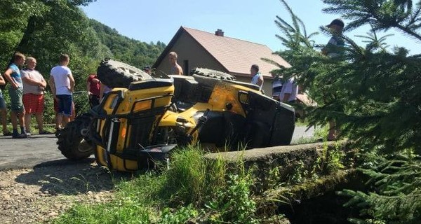 В Закарпатской области подросток на квадроцикле устроил аварию